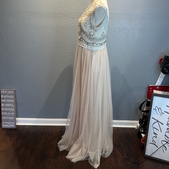 Needle & Thread Embellished By Hand Formal Gown - Size 10 - Picture 6 of 16